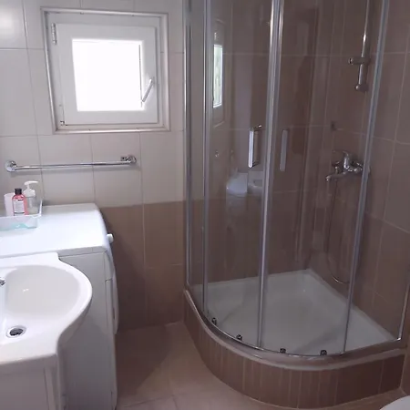 Apartment Ariana Gradac (Split-Dalmatia)