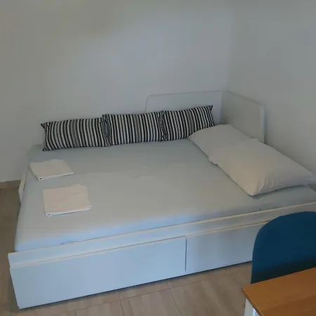 Apartment Ariana Gradac (Split-Dalmatia)